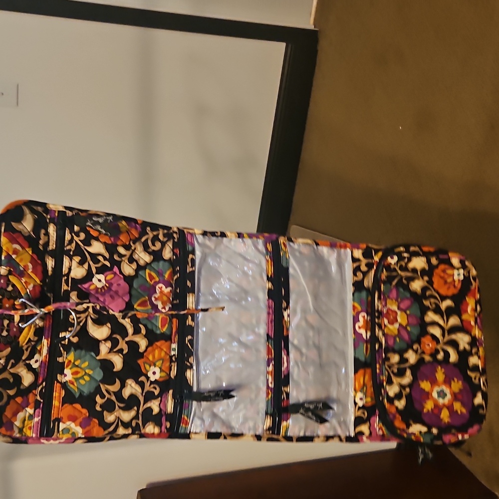 VERA BRADLEY, travel beauty bag, nwt